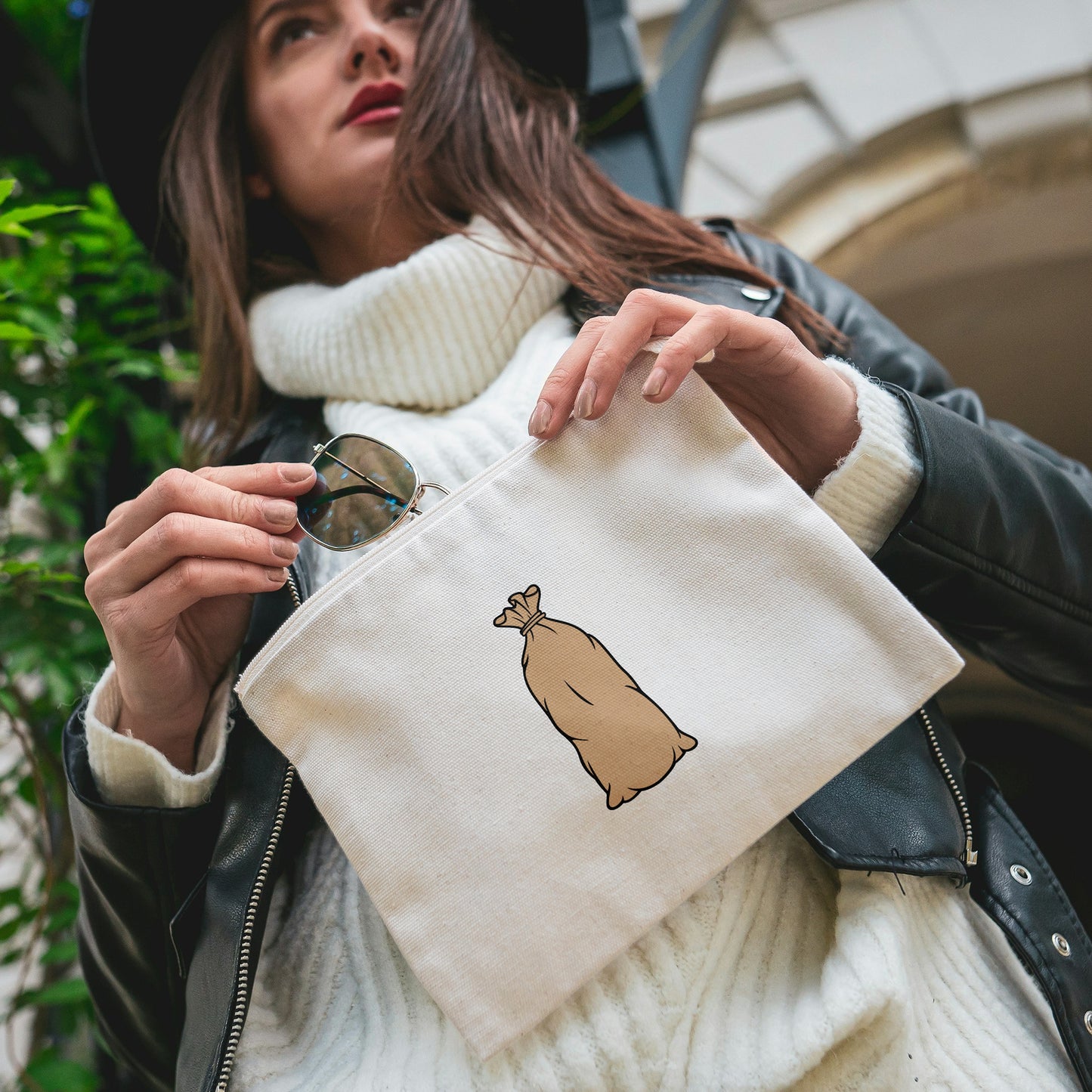 Burlap sack bag design for creative cutting projects