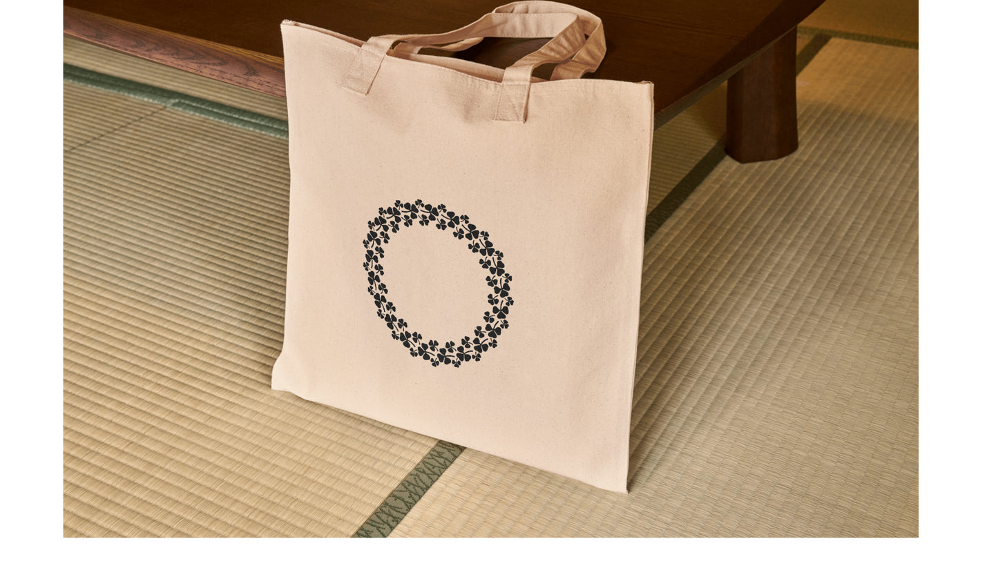 Clover leaf circle design in vector format for crafting