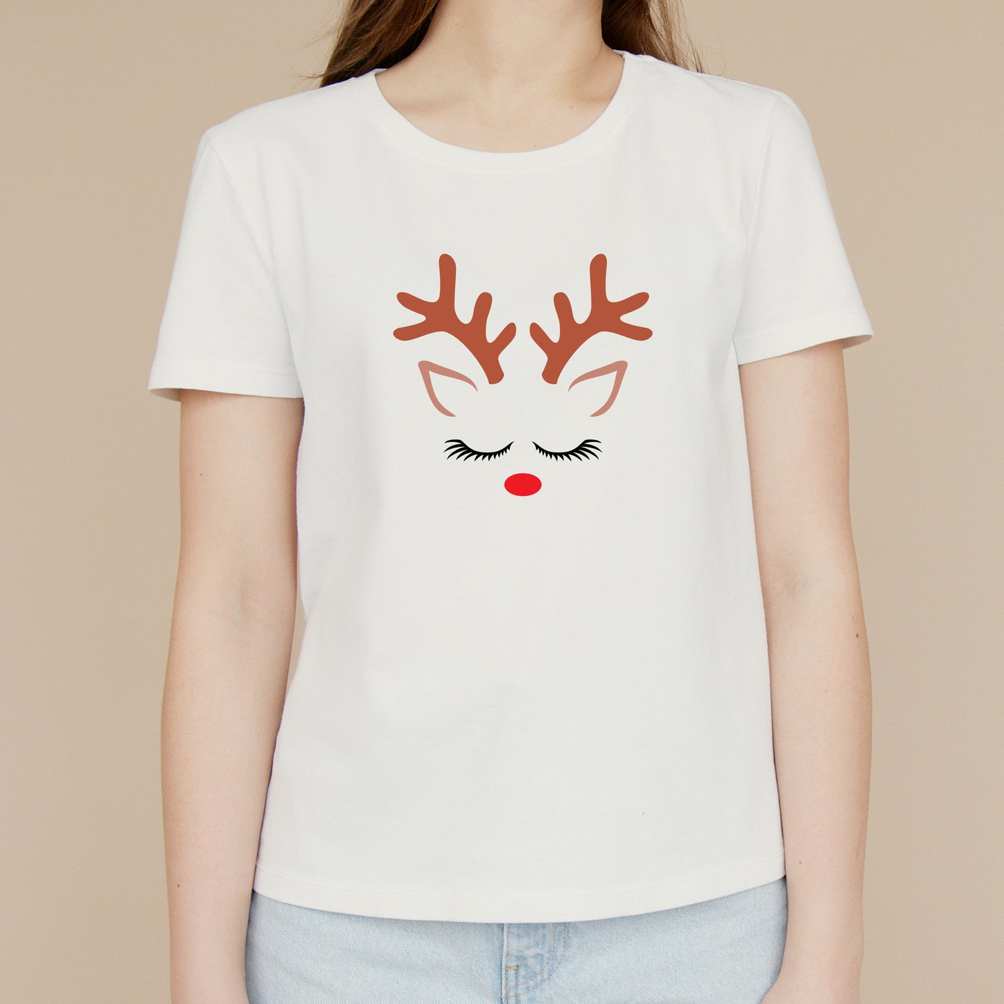Charming reindeer face design for festive crafting joy