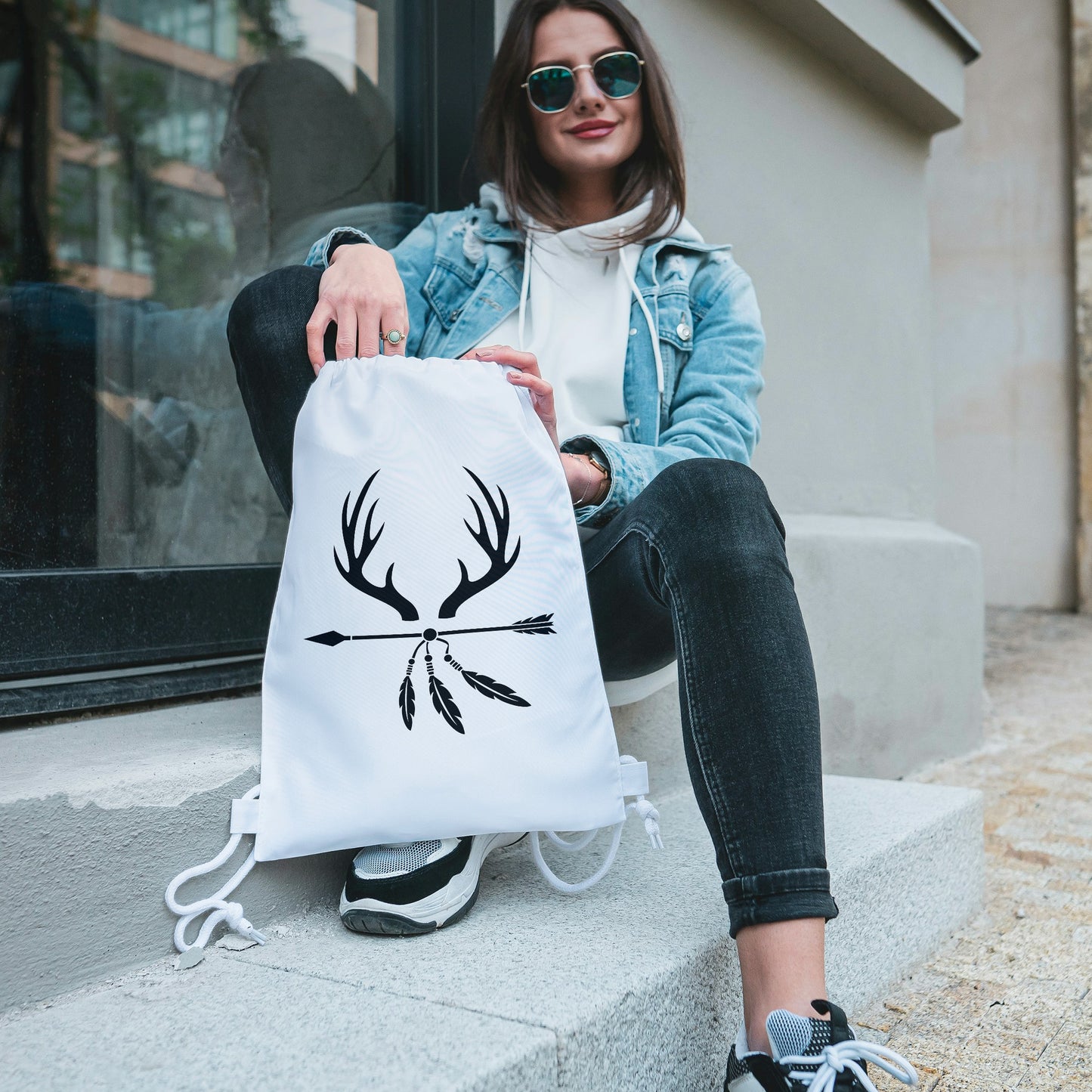 Stylized deer antlers with arrows for creative crafting