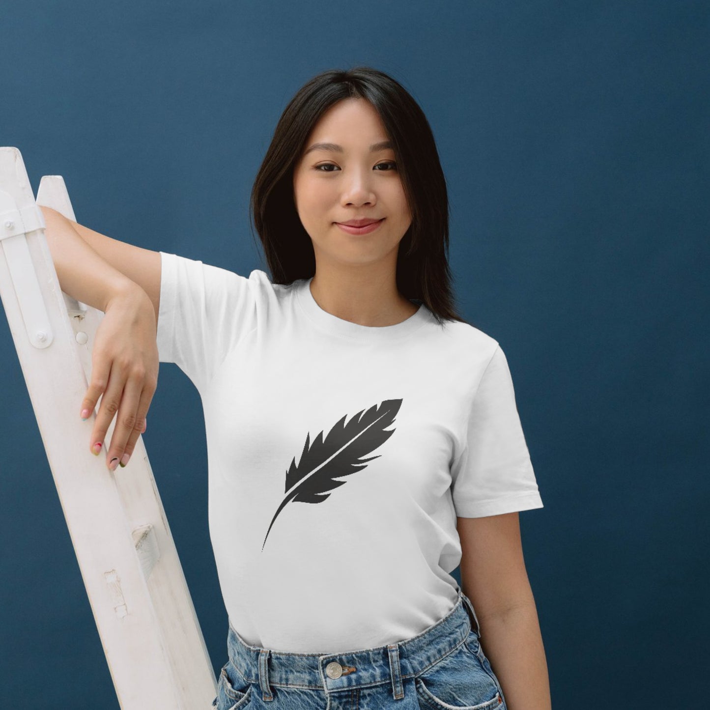 Elegant feather design suitable for crafting projects