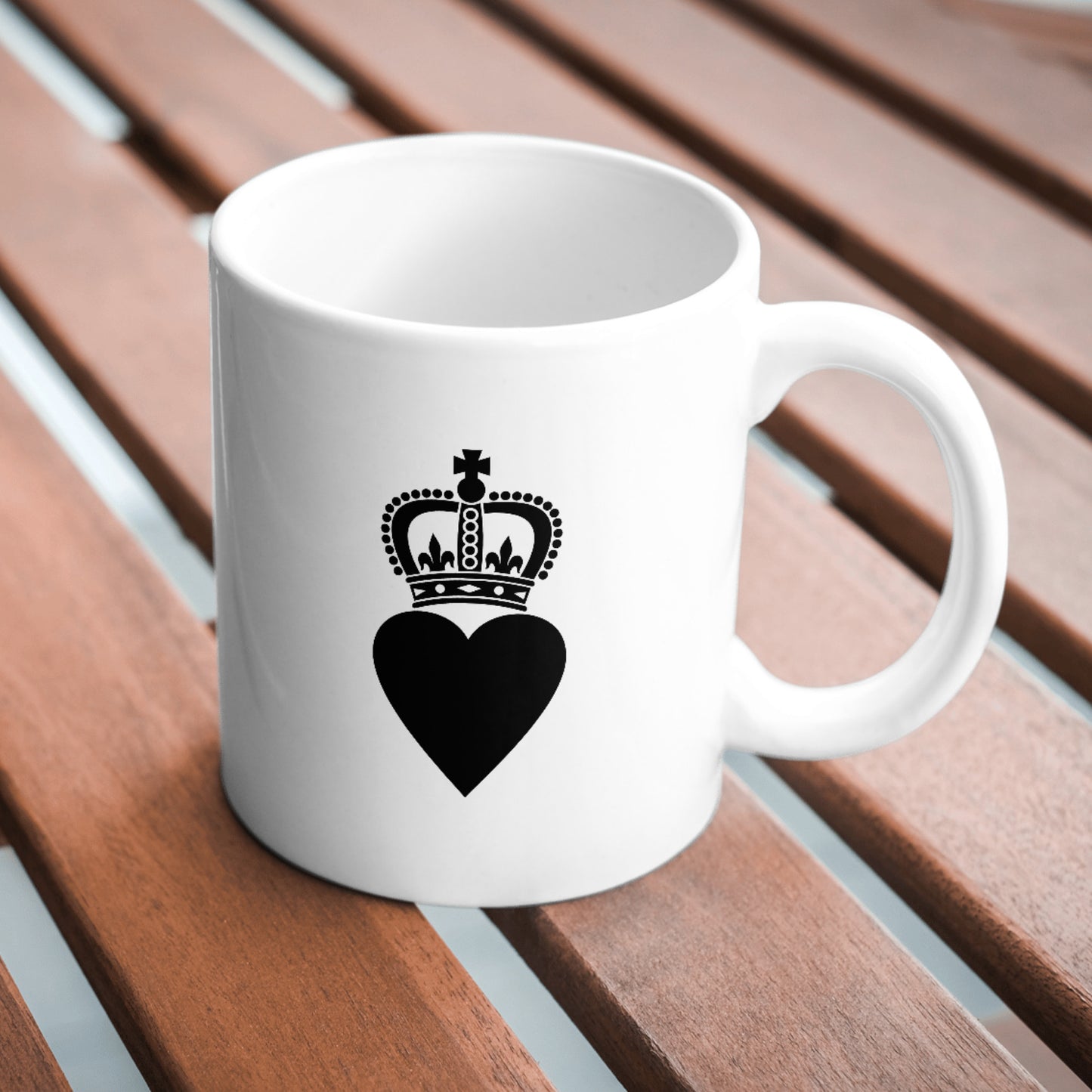 Elegant heart and crown SVG design for cutting machines