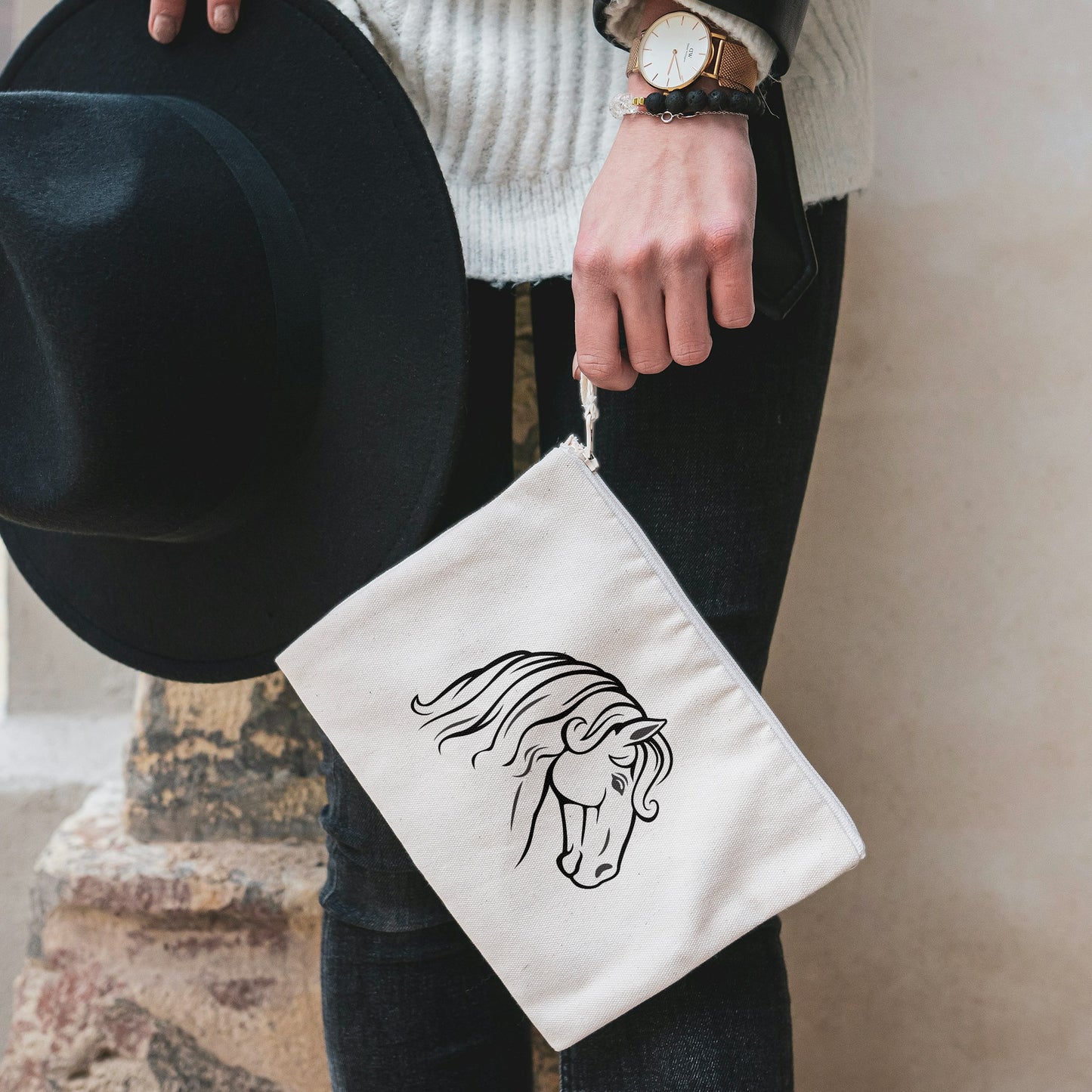 Intricate horse head design for creative projects