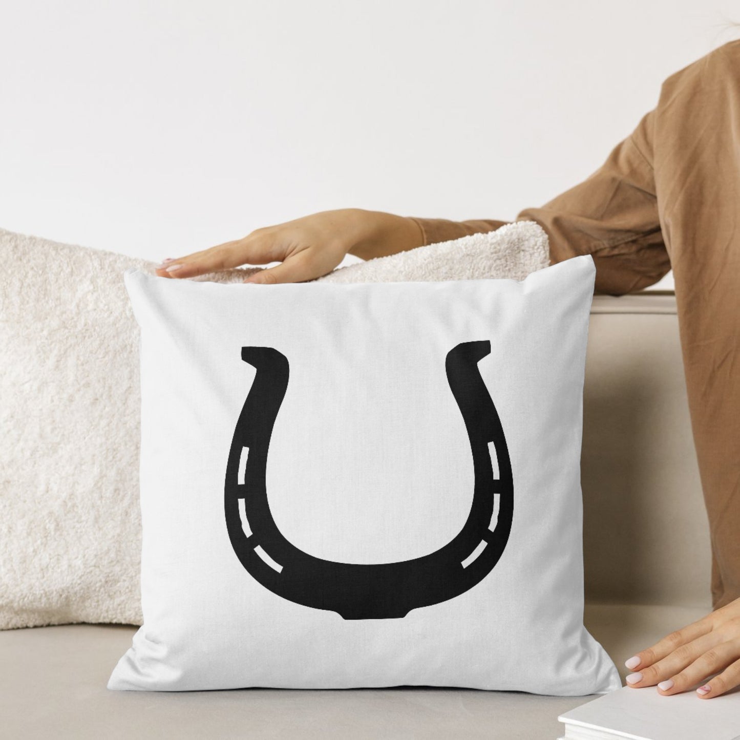 Creative vector horseshoe design for cutting machines