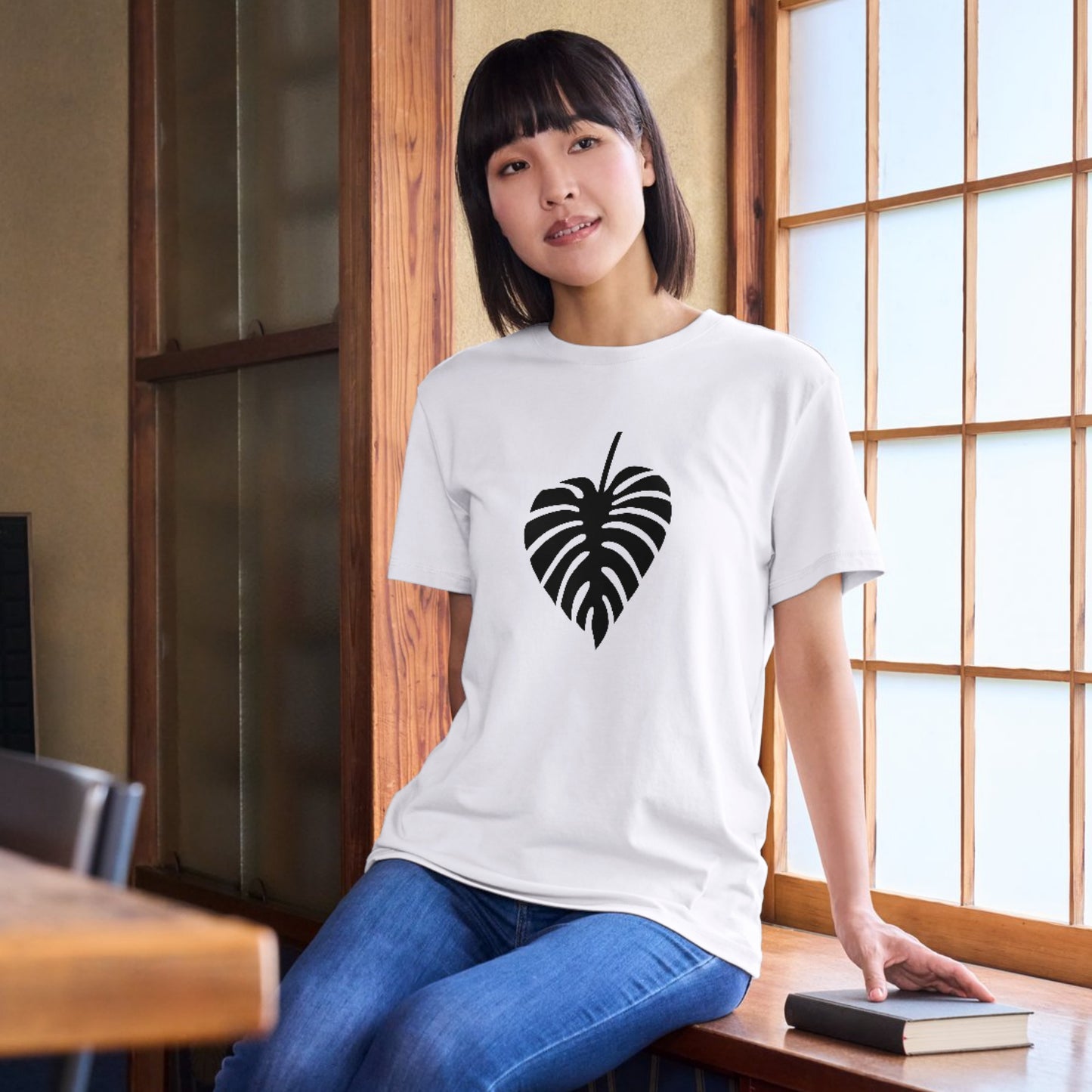 Stylish monstera leaf vector design for creative projects