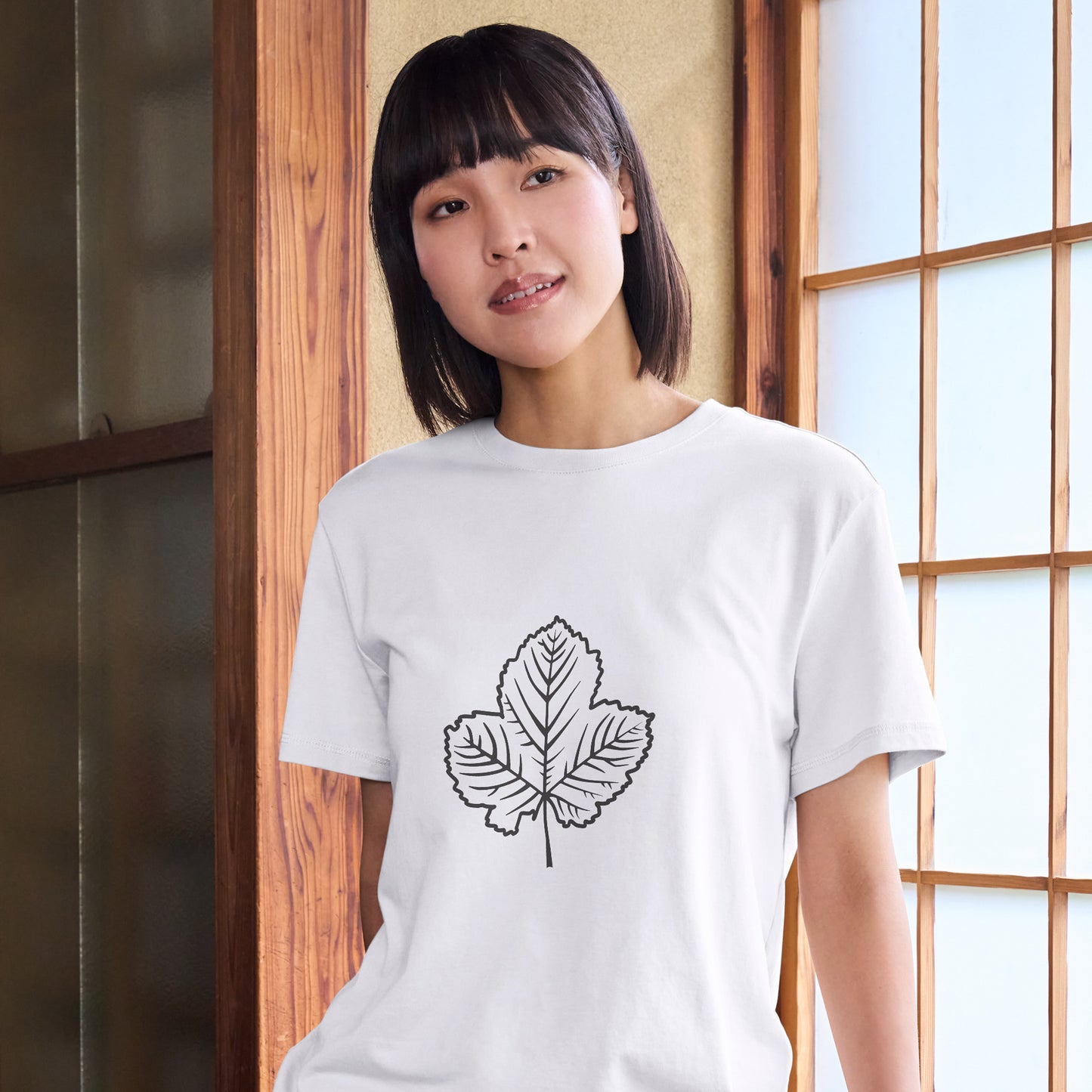 Intricate leaf design for creative vector cutting projects