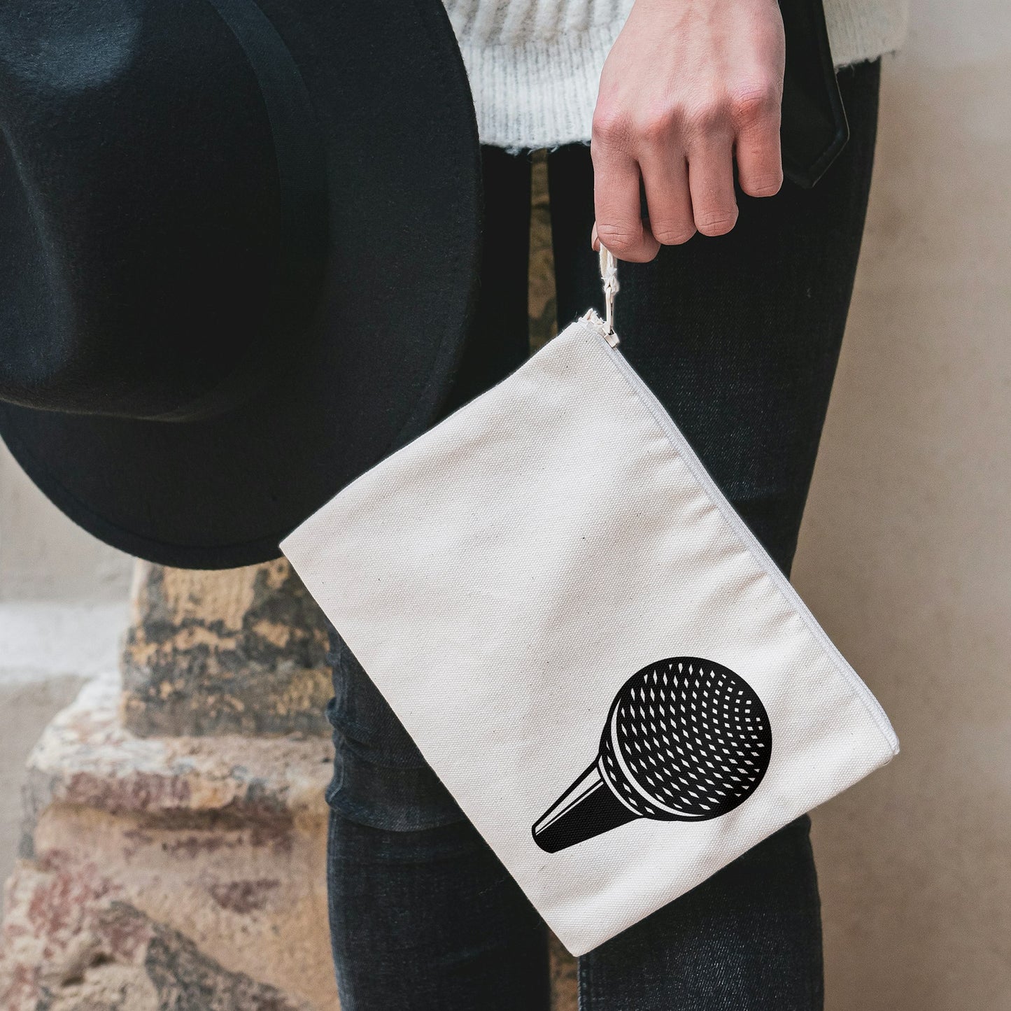 Creative vector design of a microphone for cuttings