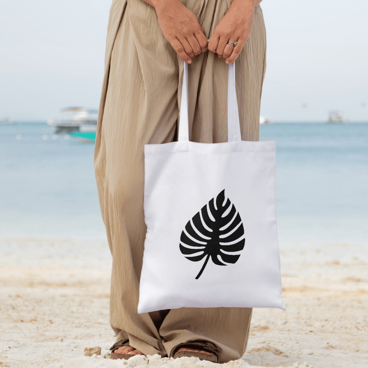 Elegant Monstera leaf vector design for crafting projects