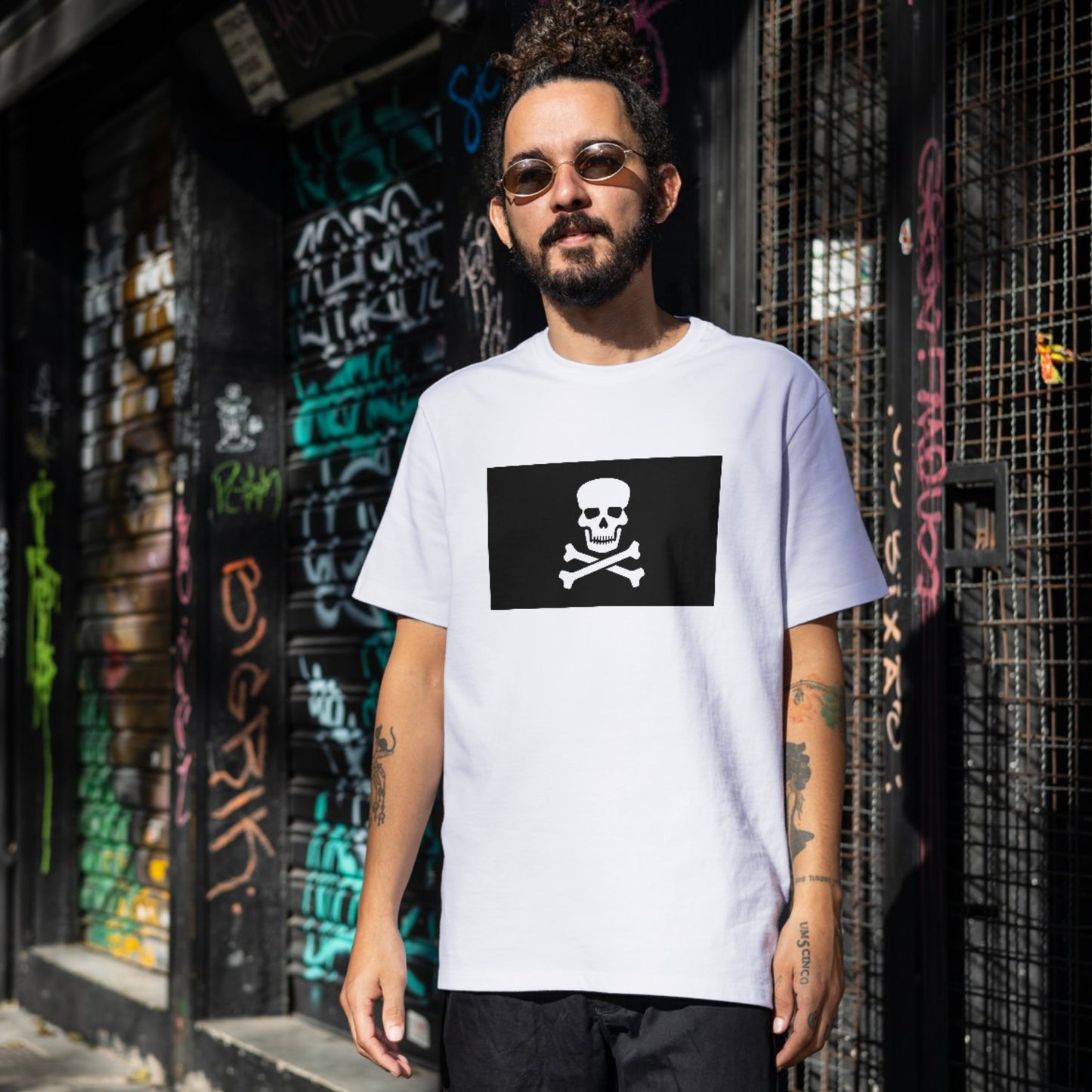Raise your sails with this striking pirate flag design