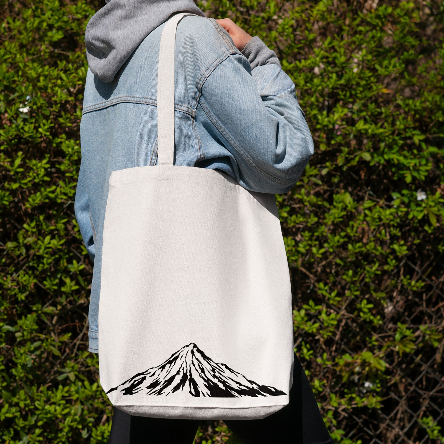 Rocky mountain silhouette for creative cutting projects