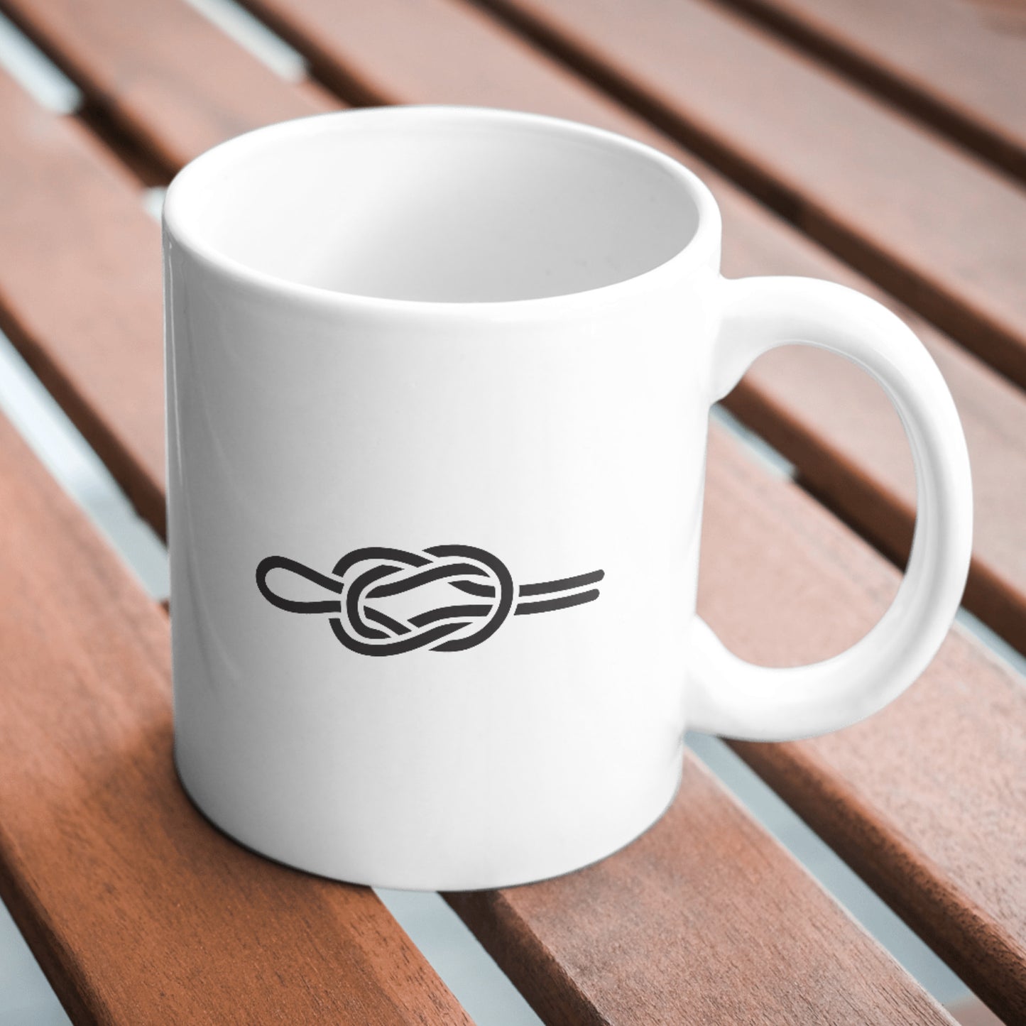 Intricate knot design for crafting and cutting projects