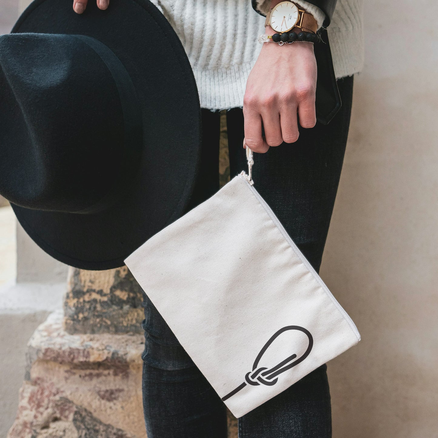 Creative knot design perfect for cutting machine projects