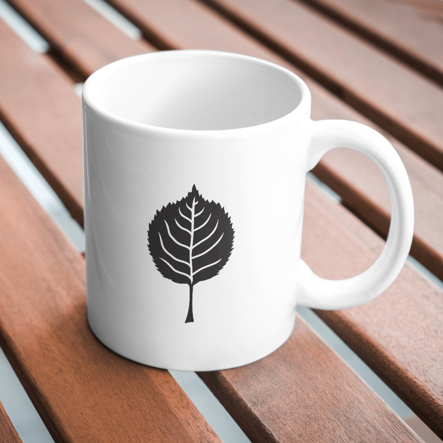 Elegant leaf design for creative crafting projects