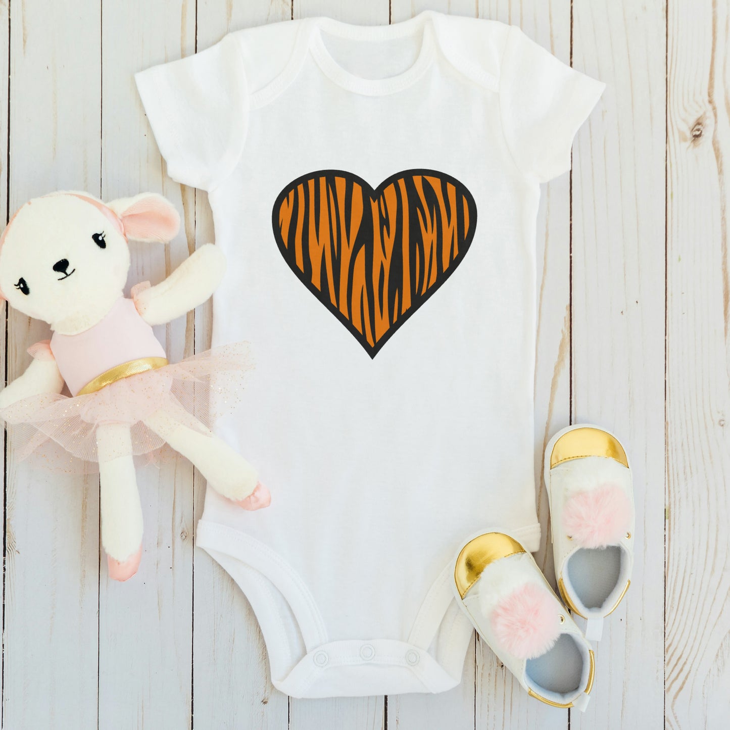 Create a heart design inspired by tiger stripes for cutting