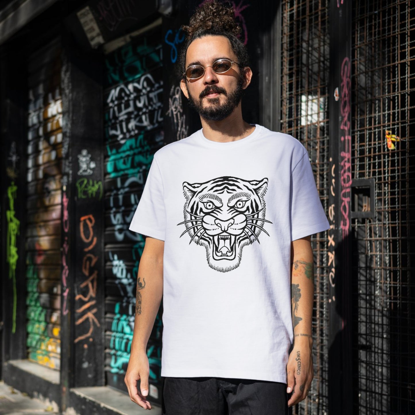 Traditional black and white tiger design for cutting machines