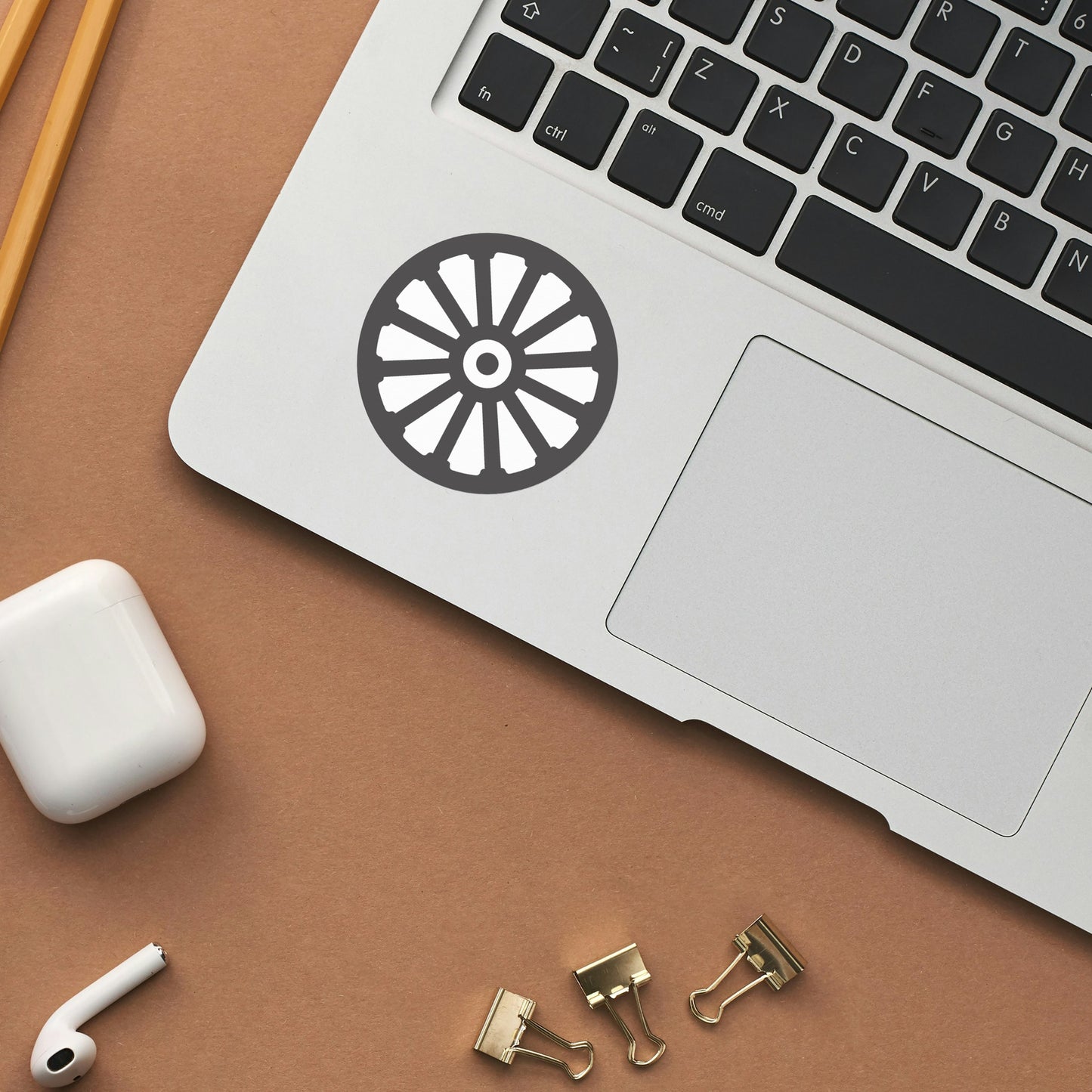 Elegant vector design of a classic wagon wheel for crafts