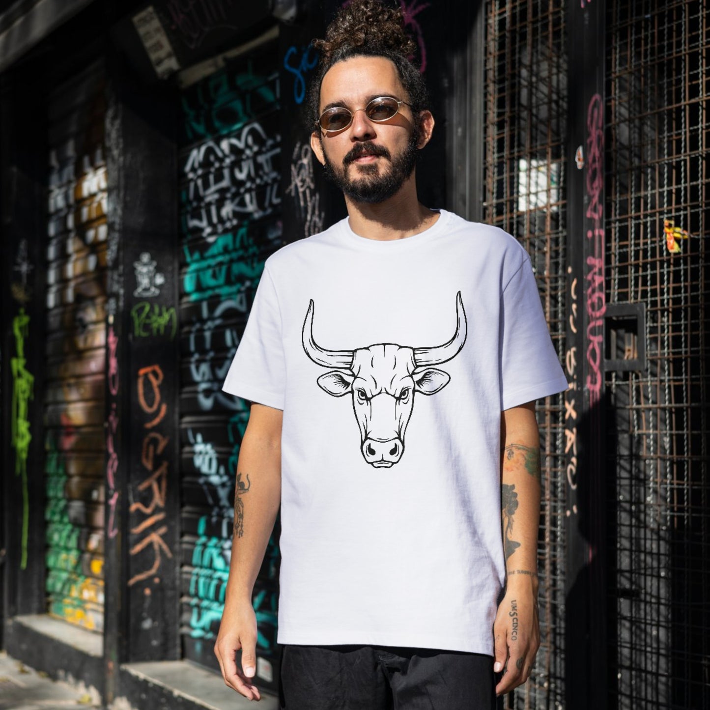 Detailed bull head design for creative projects and crafts