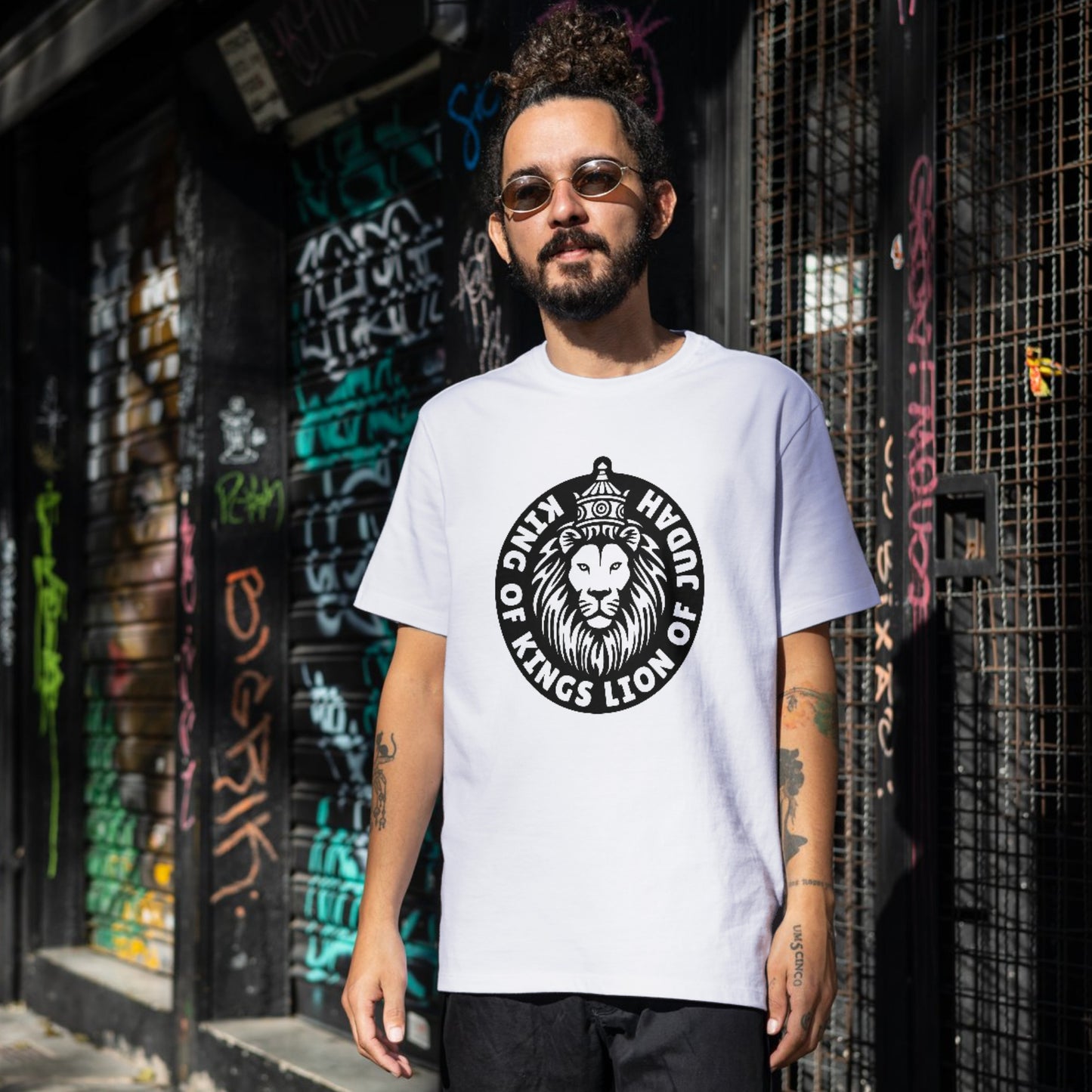 Majestic lion design for cutting machine enthusiasts
