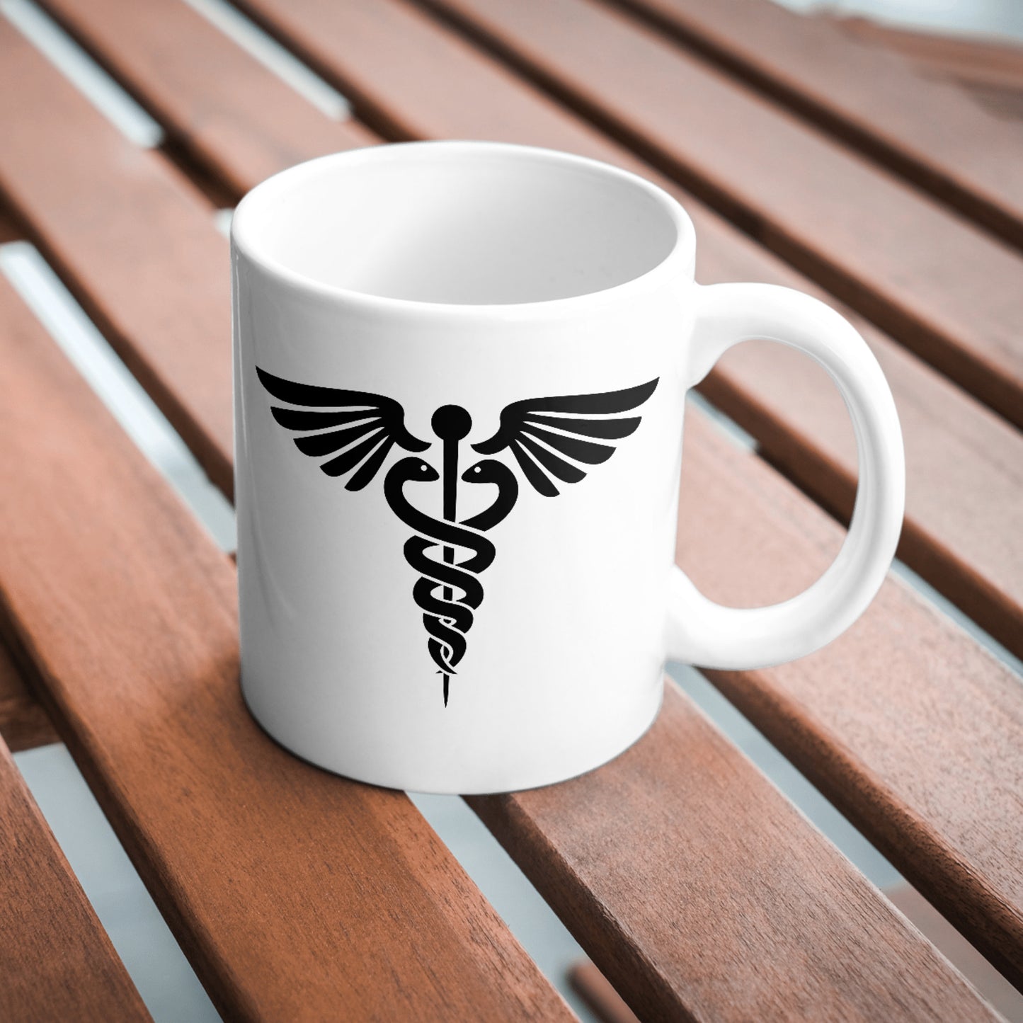 Medical snake icon design for creative projects and crafts