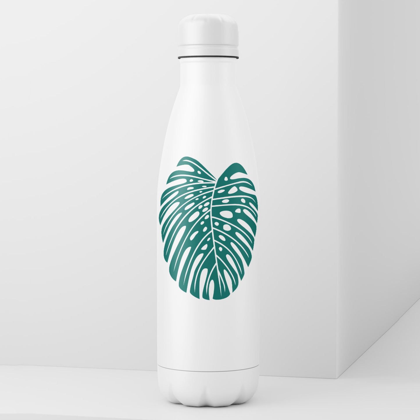 Monstera leaf design ideal for various craft projects