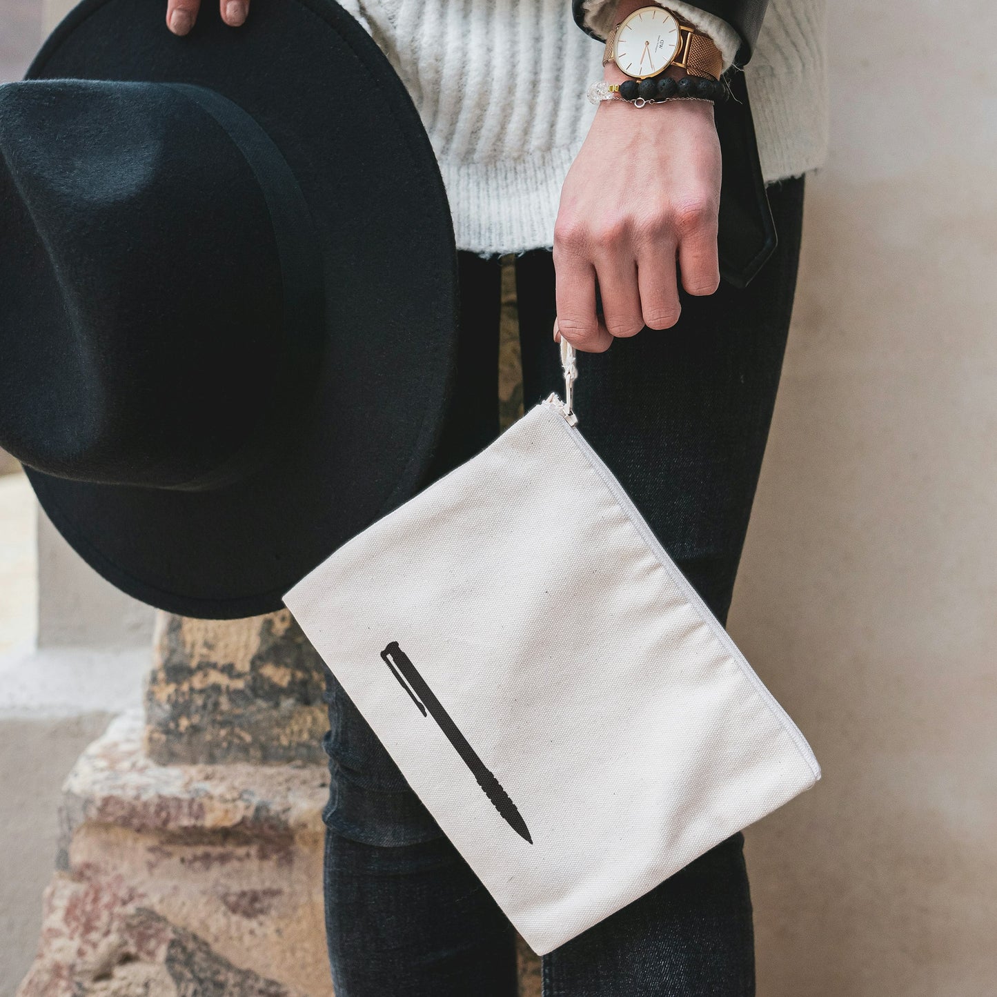 Stylish black pen silhouette for crafting and design projects