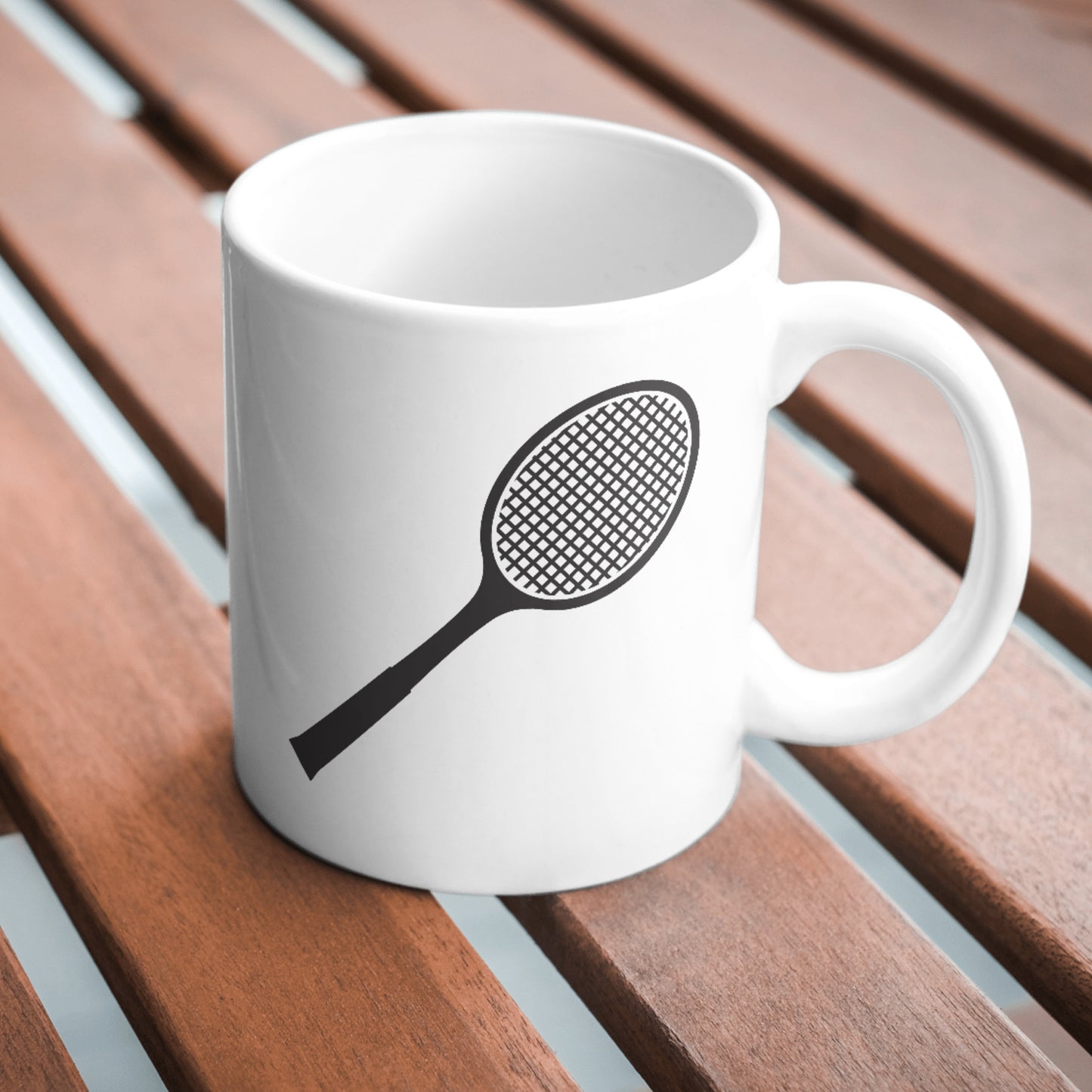 Creative vector design of a tennis racket suitable for cutting