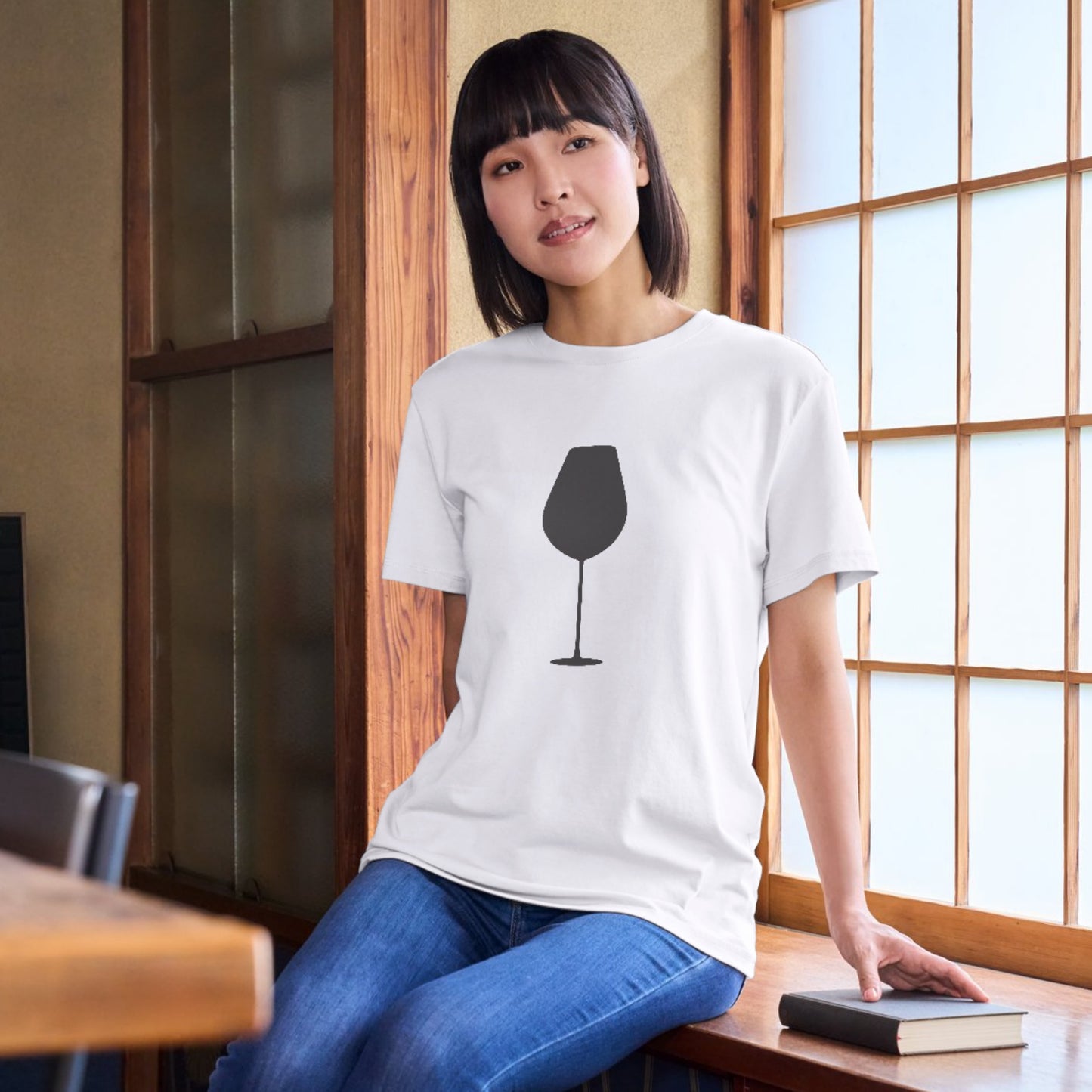 Elegant wine glass silhouette perfect for cutting machines